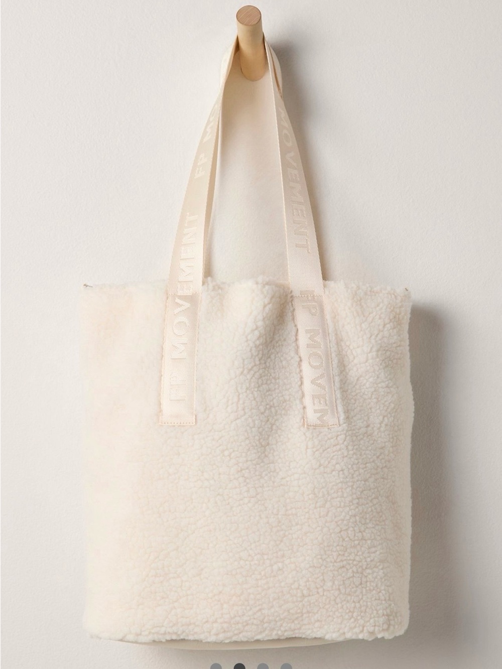 NET Slopes Sherpa Bucket Bag - Picture 2 of 5